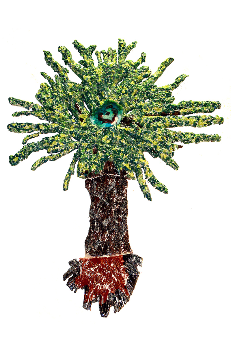 Dipinti di alberi secolari e sculture verticali in legno e ceramica che richiamano tronchi e rami.